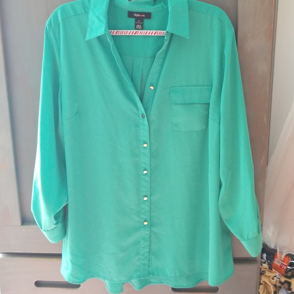 oversized green buttonup